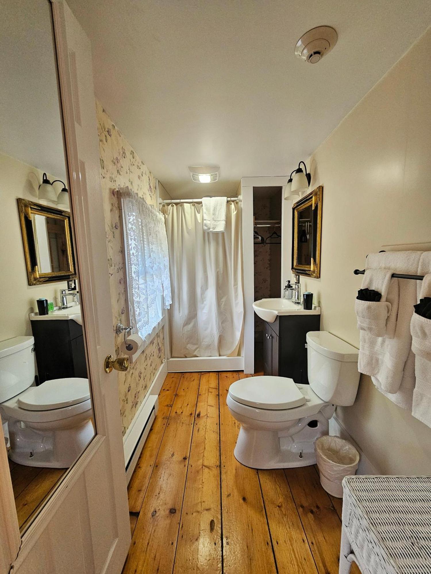 The Greenfield Inn Extérieur photo