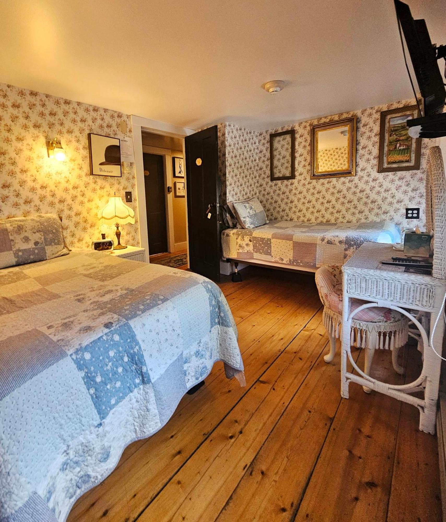 The Greenfield Inn Extérieur photo