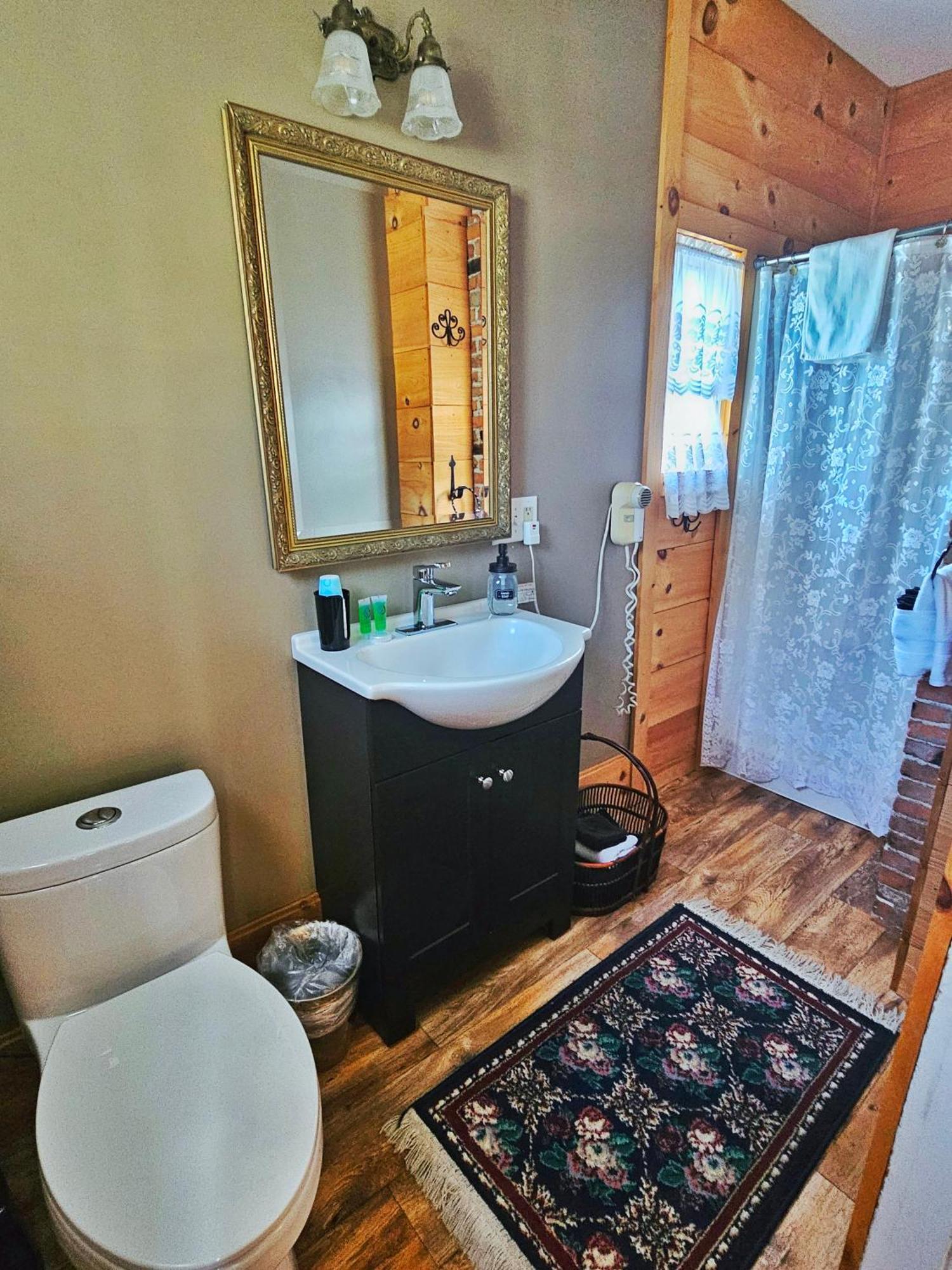 The Greenfield Inn Extérieur photo